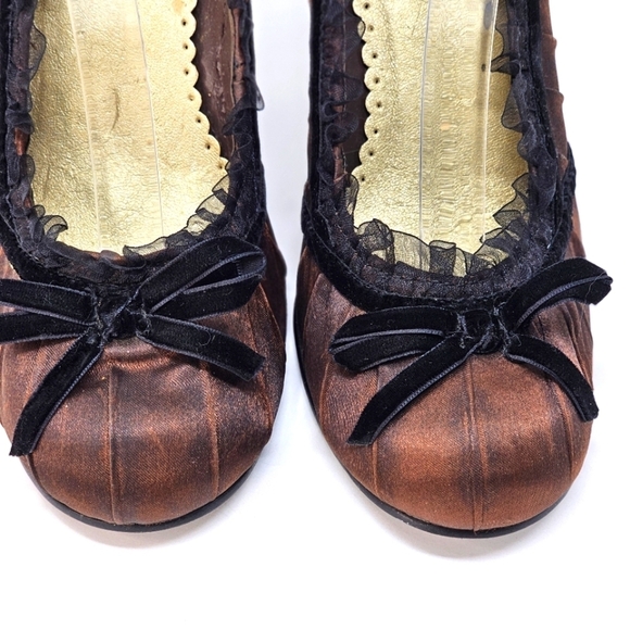 ♡ Charlotte Russe Victorian Heels Marbled Brown Satin Black Lace Trim Velvet Bow - Picture 3 of 8